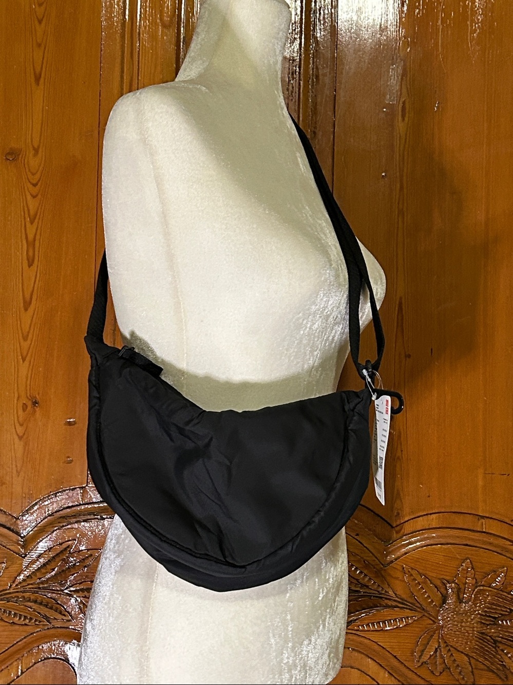 NEW Black Sling Shoulder Bag - Picture 3 of 5